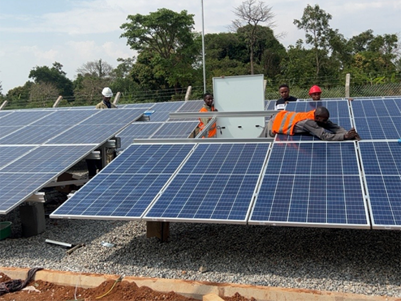 Uganda solar panels (1)