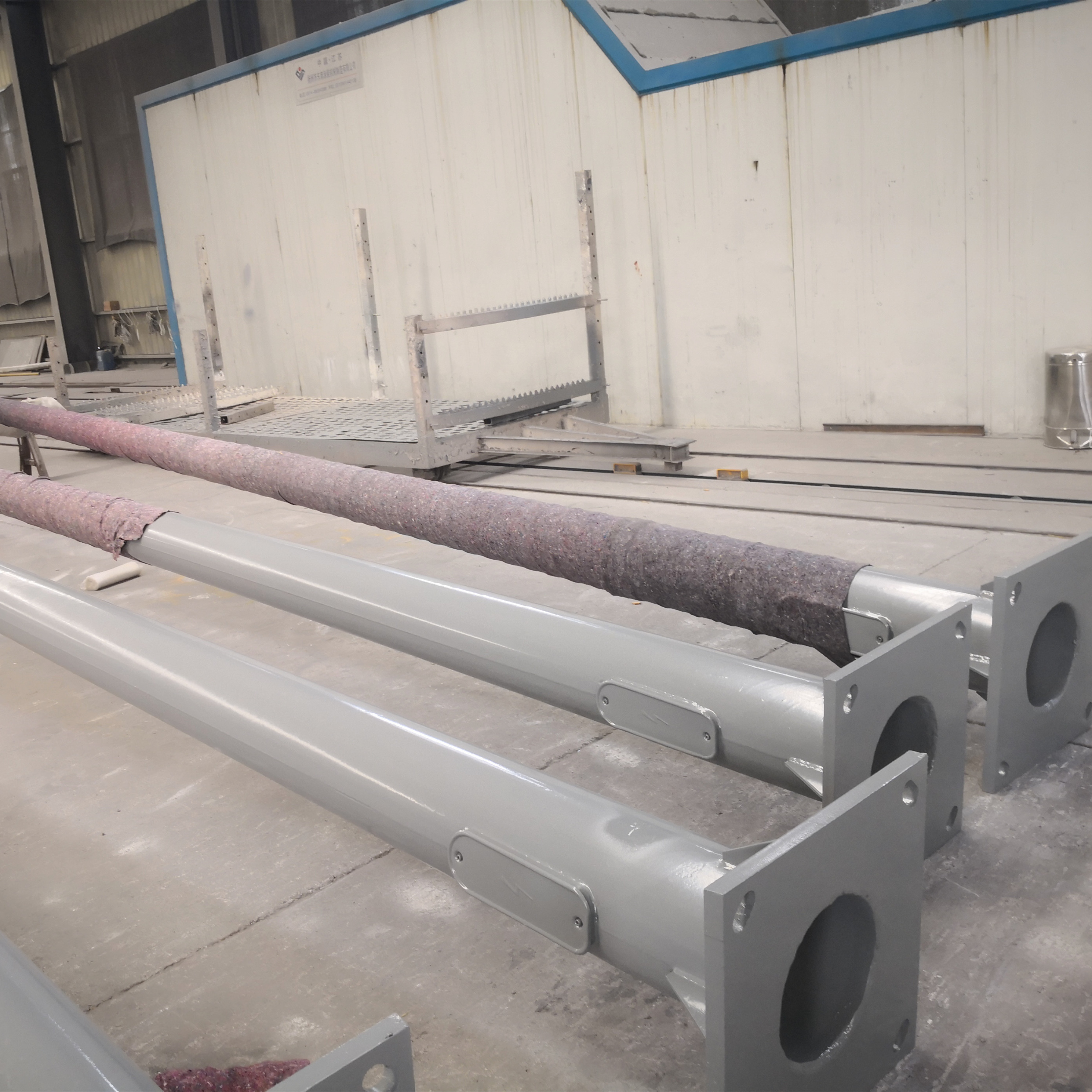 OEM Manufacturer Storage Battery - 12M Galvanized Street Lighting Pole – Xintong detail pictures